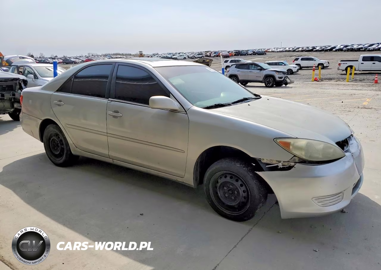 2005 Toyota Camry Le VIN:4T1BE32KX5U392958 - 4