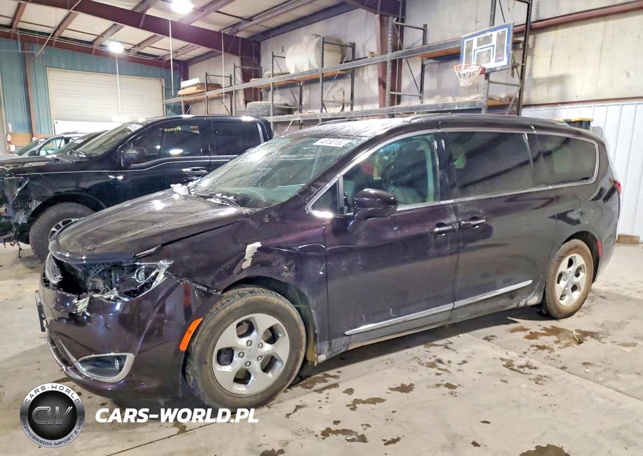 2017 Chrysler Pacifica Touring L Plus