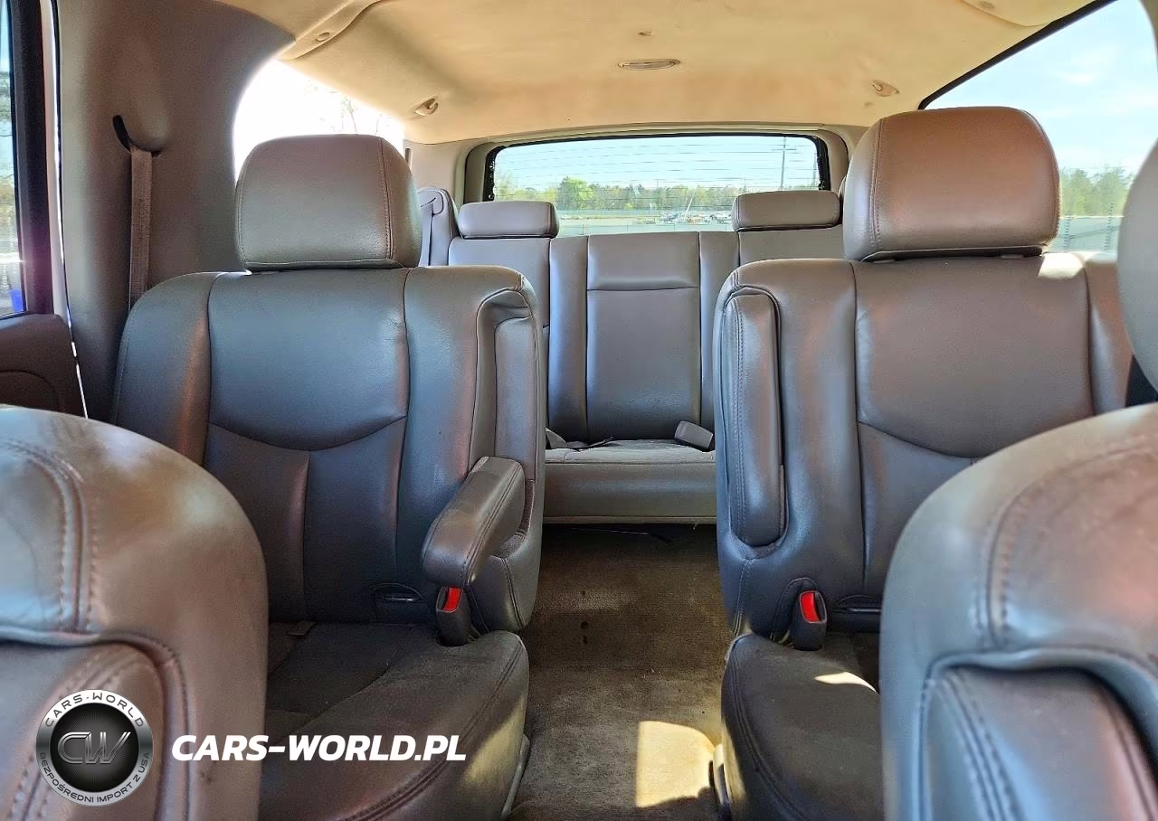 2005 Chevrolet Suburban C1500 VIN:3GNEC16Z15G220976 - 10
