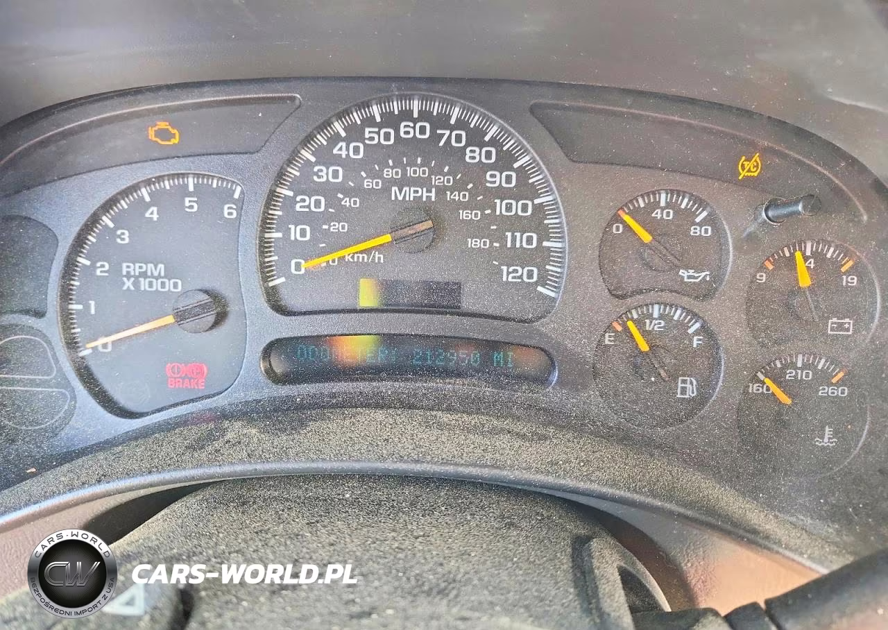 2005 Chevrolet Suburban C1500 VIN:3GNEC16Z15G220976 - 9