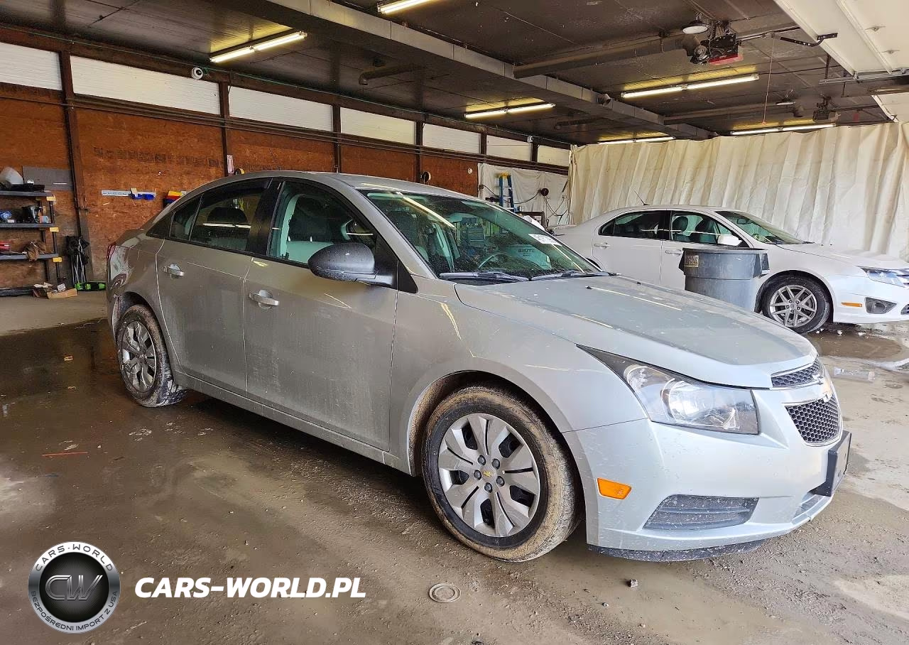 2014 Chevrolet Cruze Ls VIN:1G1PA5SG3E7448436 - 4