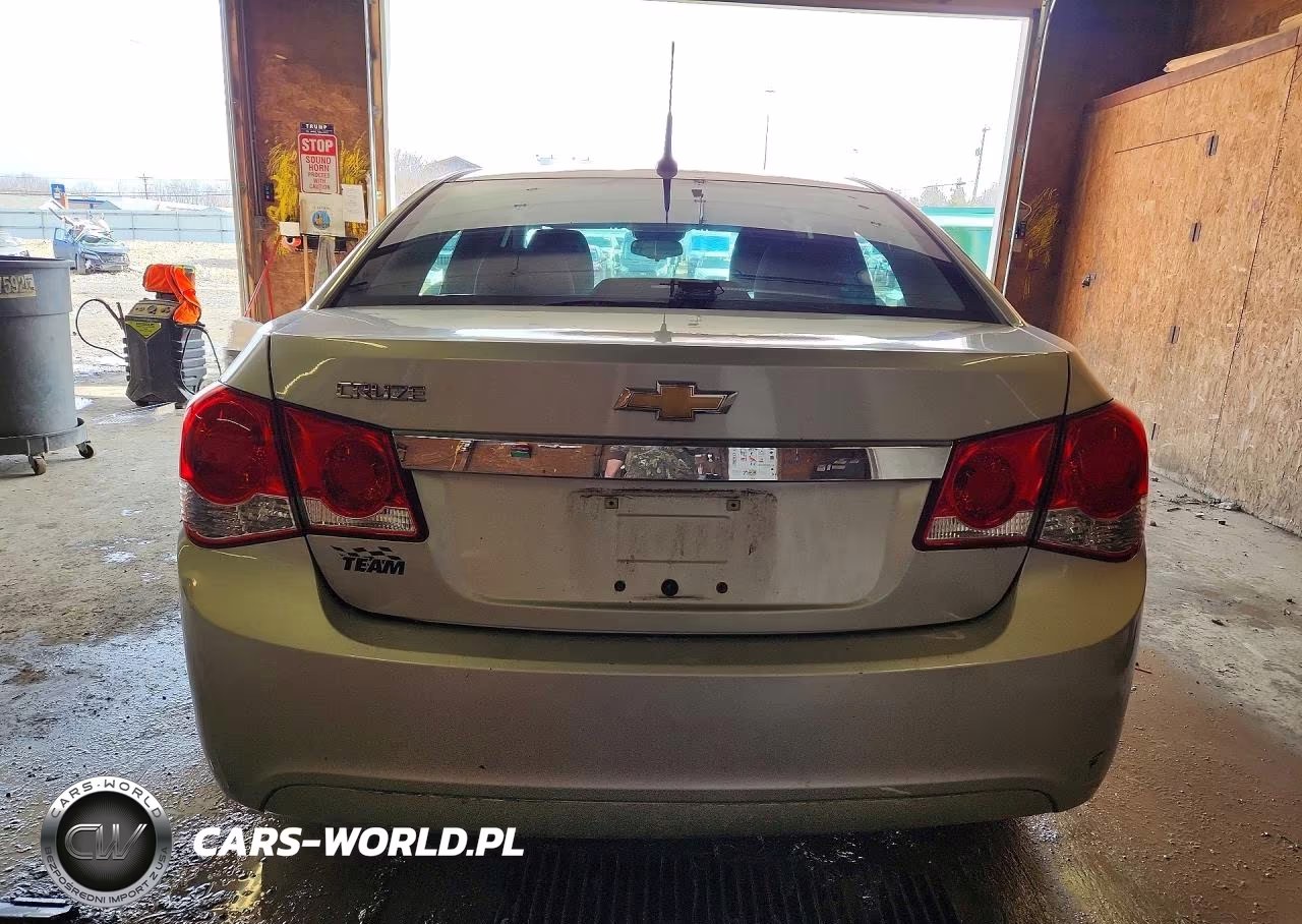 2014 Chevrolet Cruze Ls VIN:1G1PA5SG3E7448436 - 6