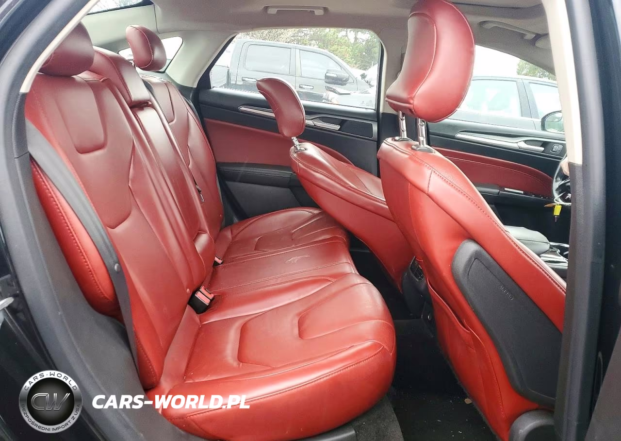 2015 Ford Fusion Titanium VIN:3FA6P0K91FR180931 - 10