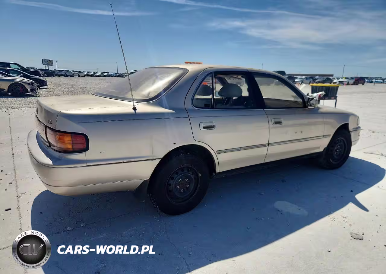 1993 Toyota Camry Le VIN:4T1SK12E2PU195678 - 3