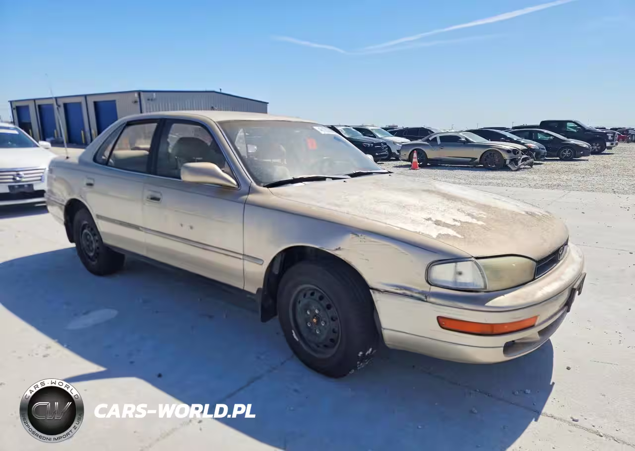 1993 Toyota Camry Le VIN:4T1SK12E2PU195678 - 4