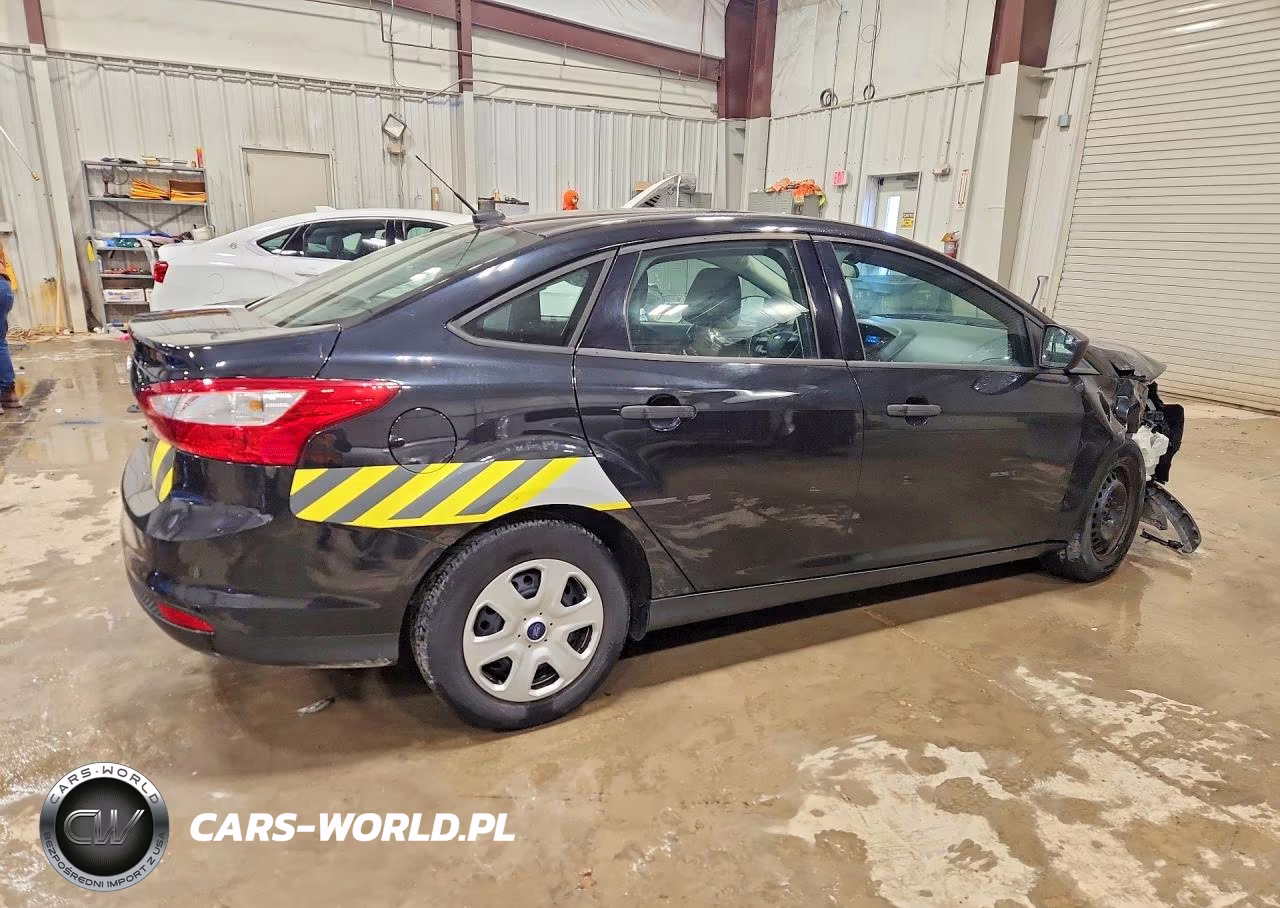2013 Ford Focus S VIN:1FADP3E21DL203708 - 3