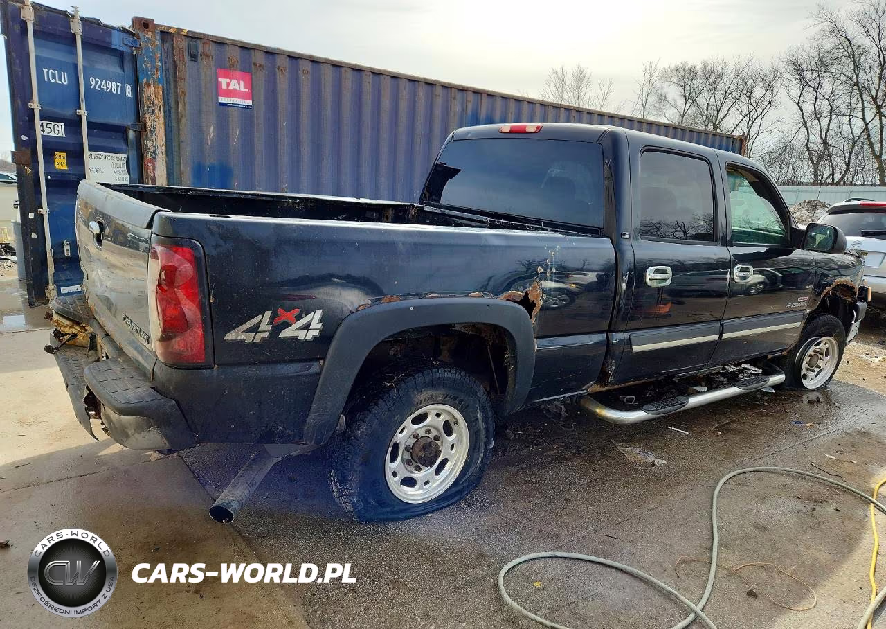 2005 Chevrolet Silverado K2500 Heavy Duty VIN:1GCHK23205F898545 - 3