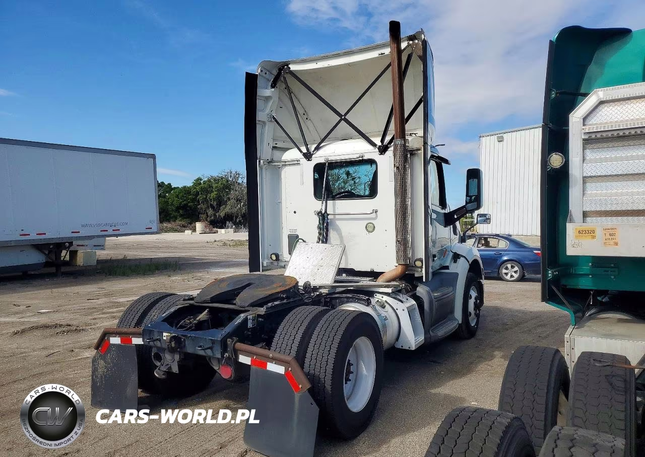 2017 Peterbilt 579 Semi Truck VIN:1XPBA48X5HD428857 - 4