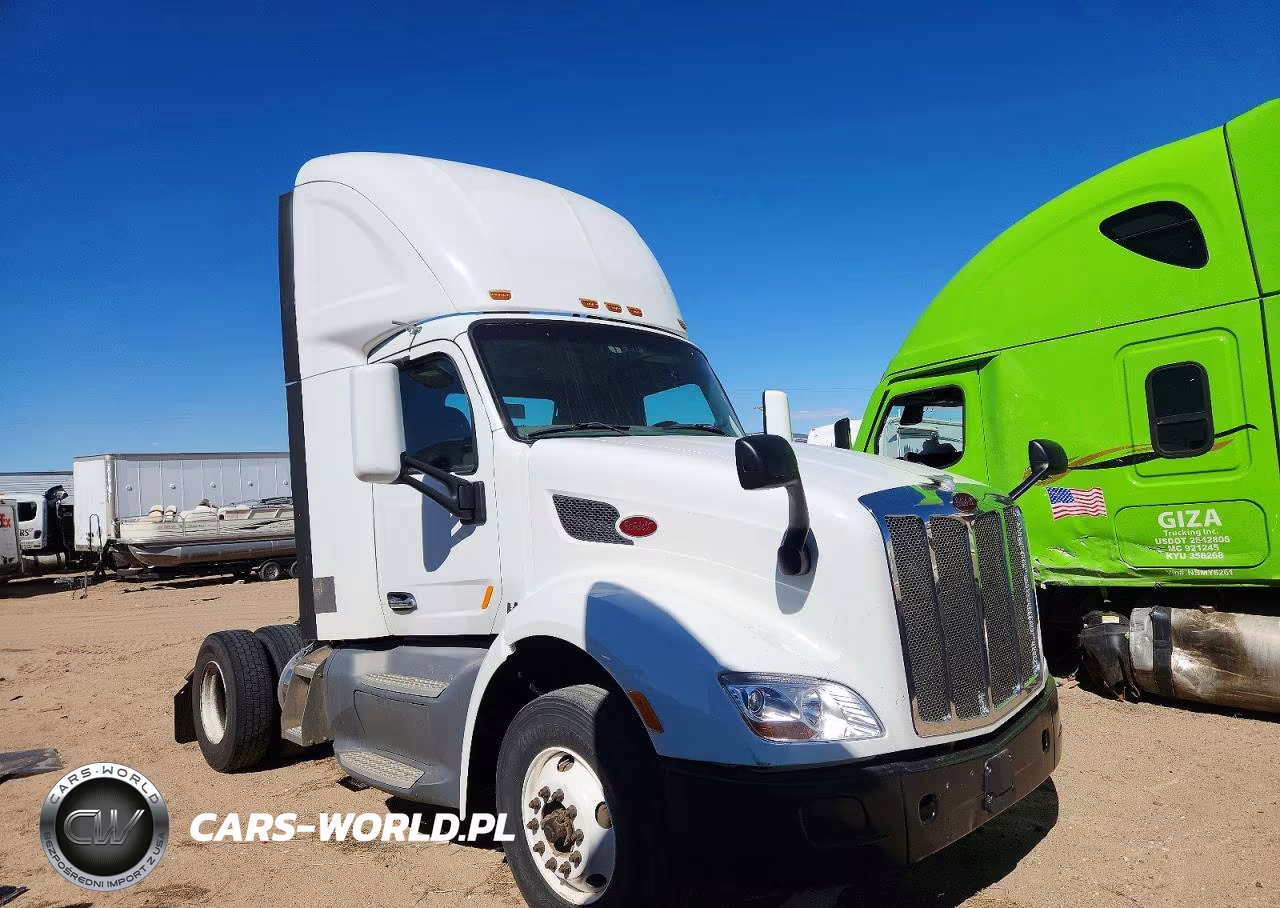 2017 Peterbilt 579 Semi Truck