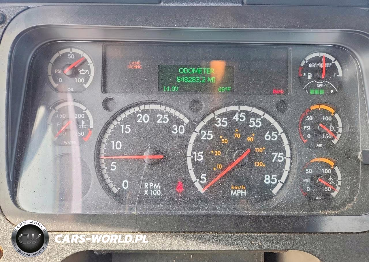 2016 Freightliner Cascadia 125 Semi Truck VIN:1FUBGEDV0GLHC5640 - 8