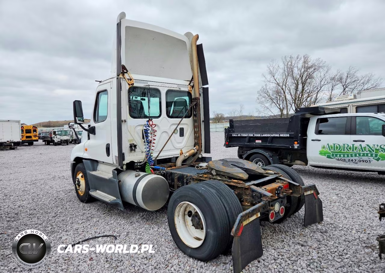 2016 Freightliner Cascadia 125 Semi Truck VIN:1FUBGEDV0GLHC5640 - 9