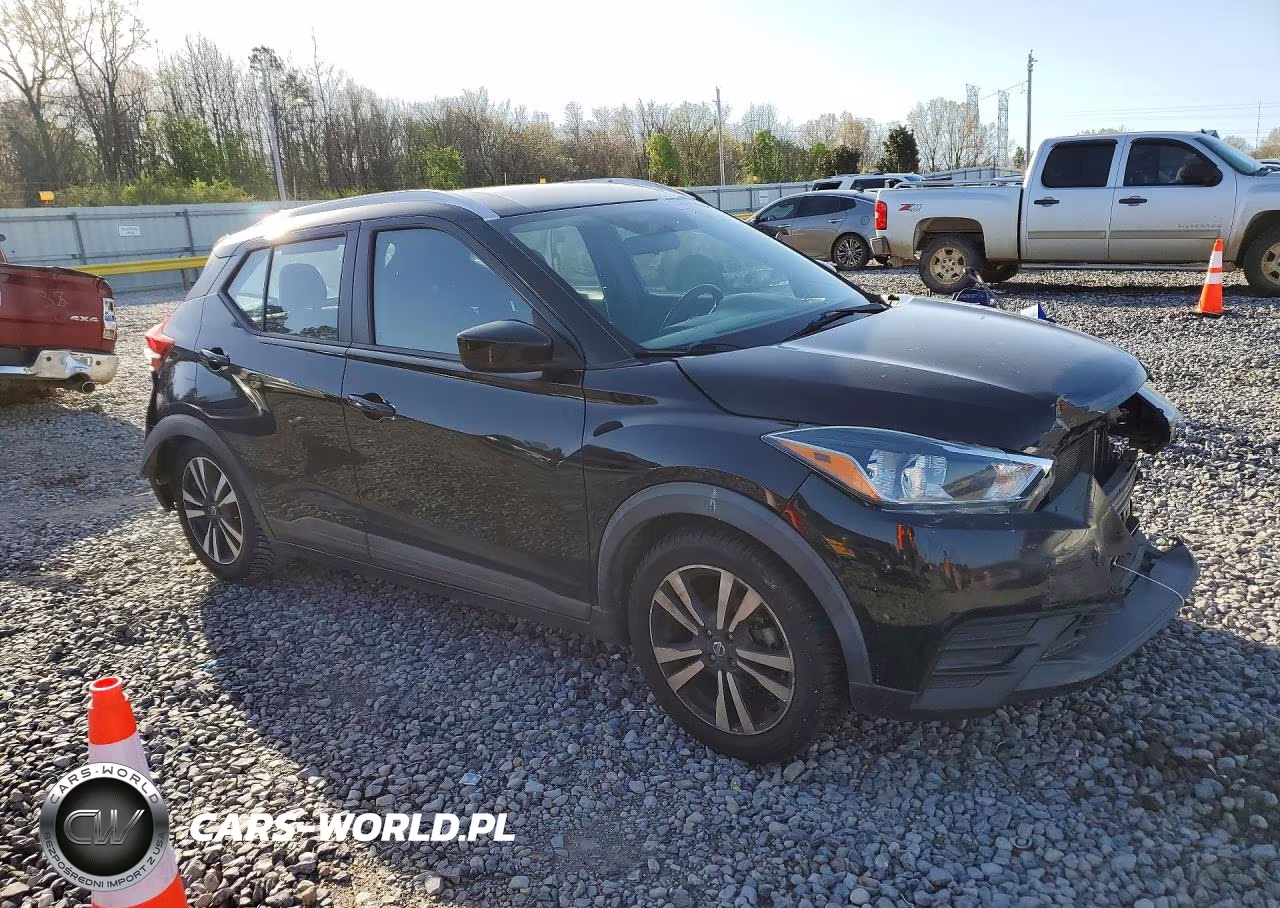 2019 Nissan Kicks Sv VIN:3N1CP5CU6KL493521 - 4