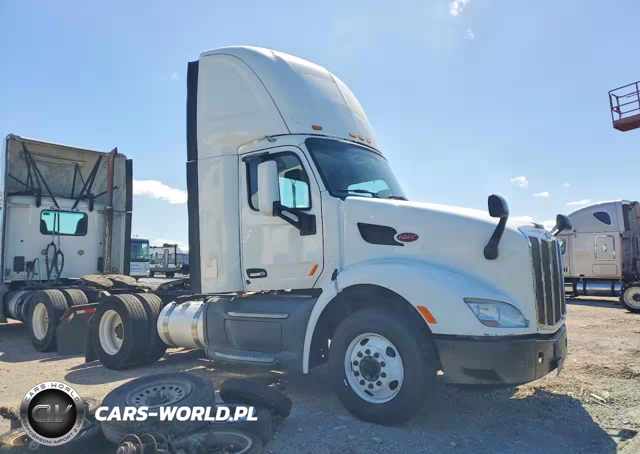 2016 Peterbilt 579 Semi Truck