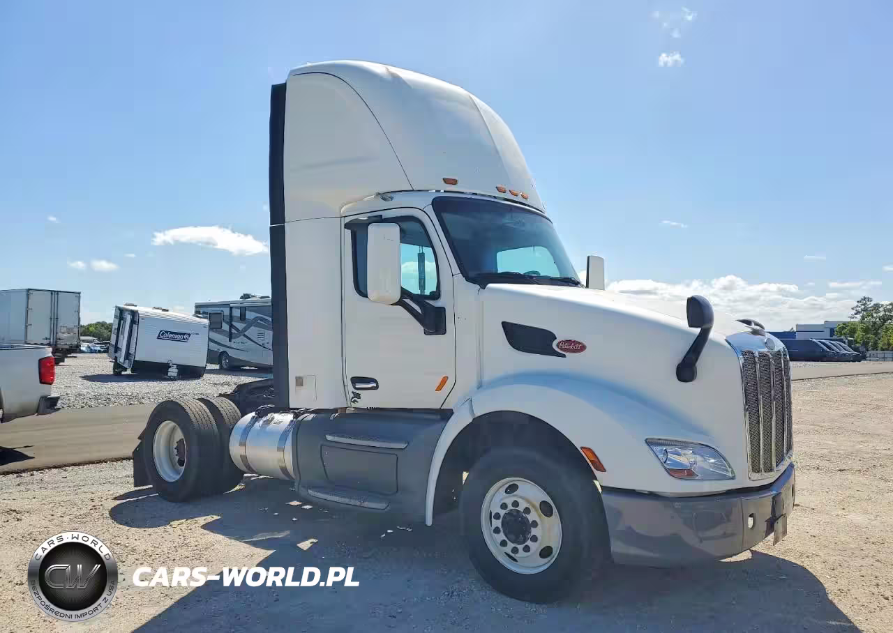 2016 Peterbilt 579 Semi Truck