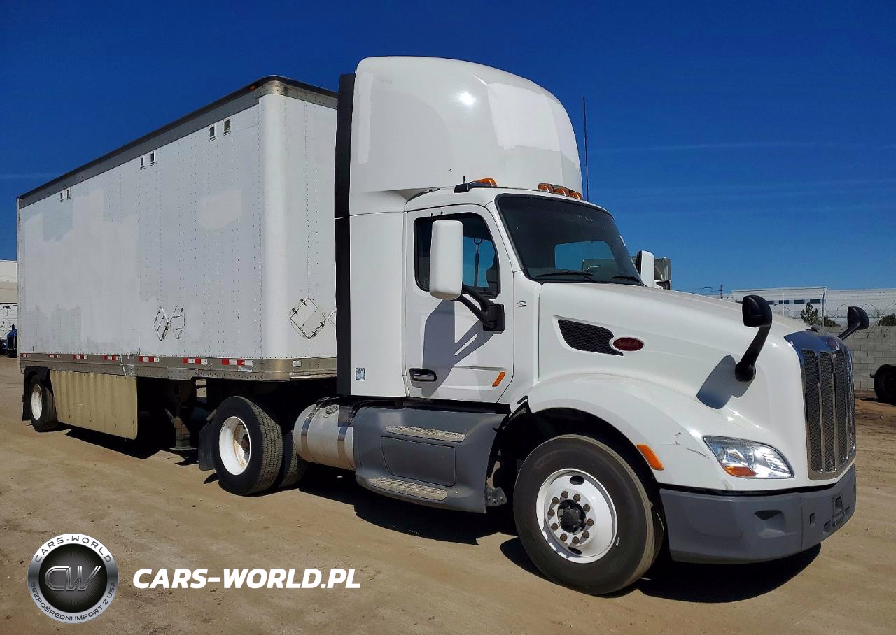 2015 Peterbilt 579 Semi Truck