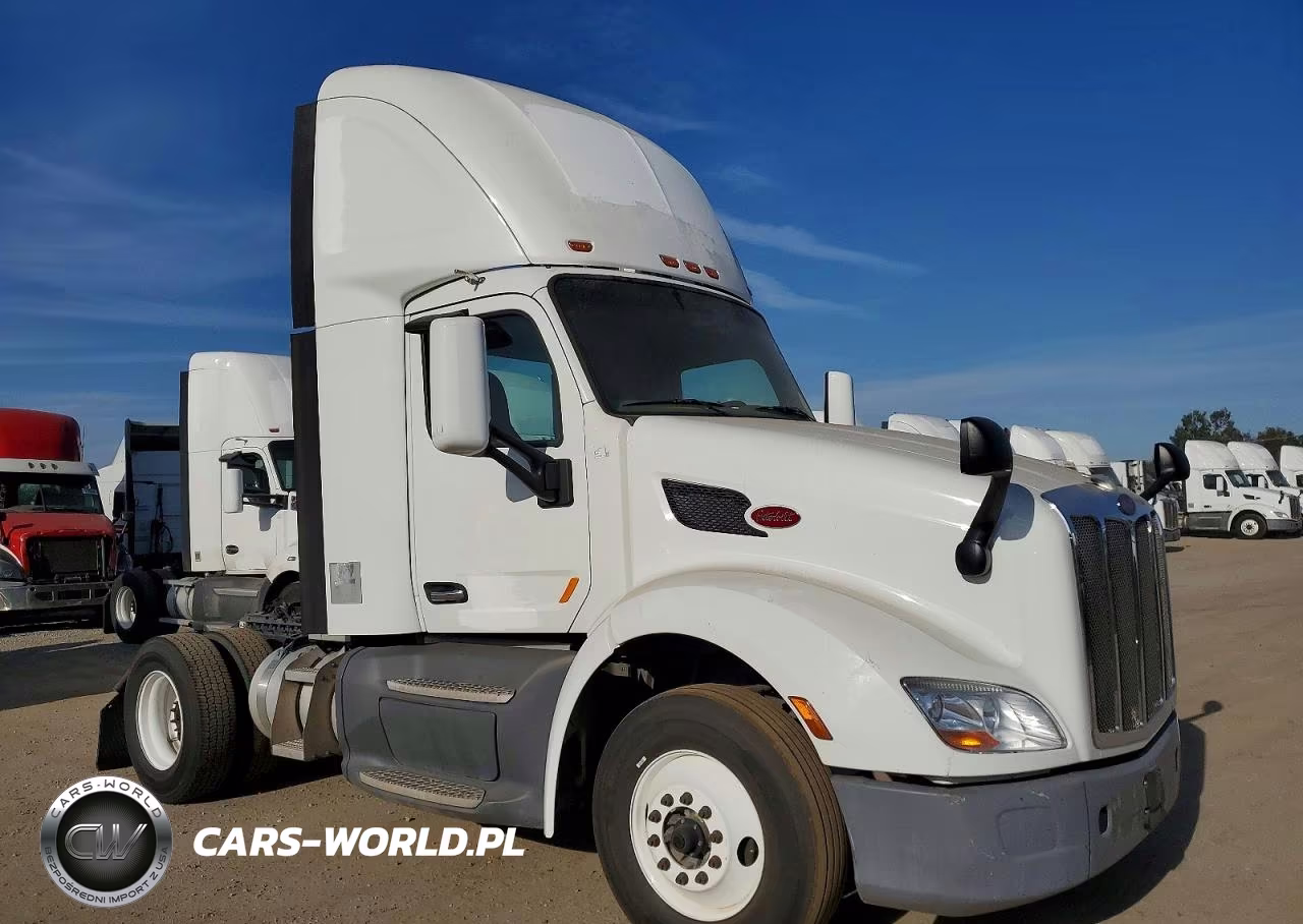 2017 Peterbilt 579 Semi Truck