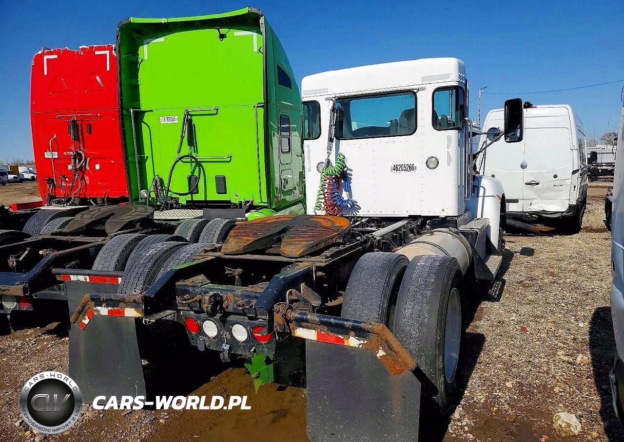 2016 Kenworth T330 Semi Truck VIN:2XKHAJ7X8GM462798 - 4