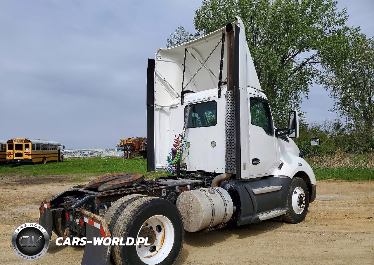 2016 Kenworth T680 Semi Truck VIN:1XKYA48XXGJ496331 - 4