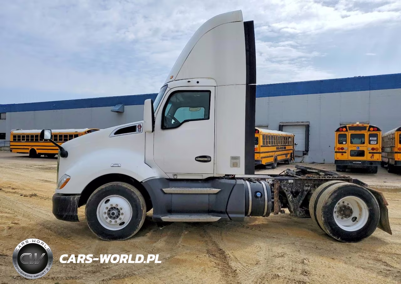 2016 Kenworth T680 Semi Truck VIN:1XKYA48XXGJ496331 - 9