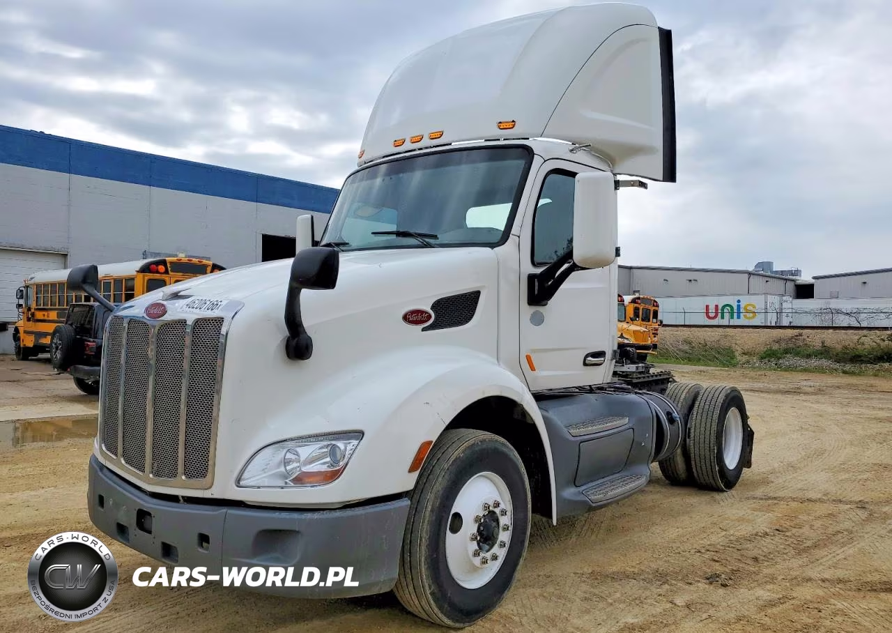 2017 Peterbilt 579 Semi Truck VIN:1XPBA48X4HD428445 - 2