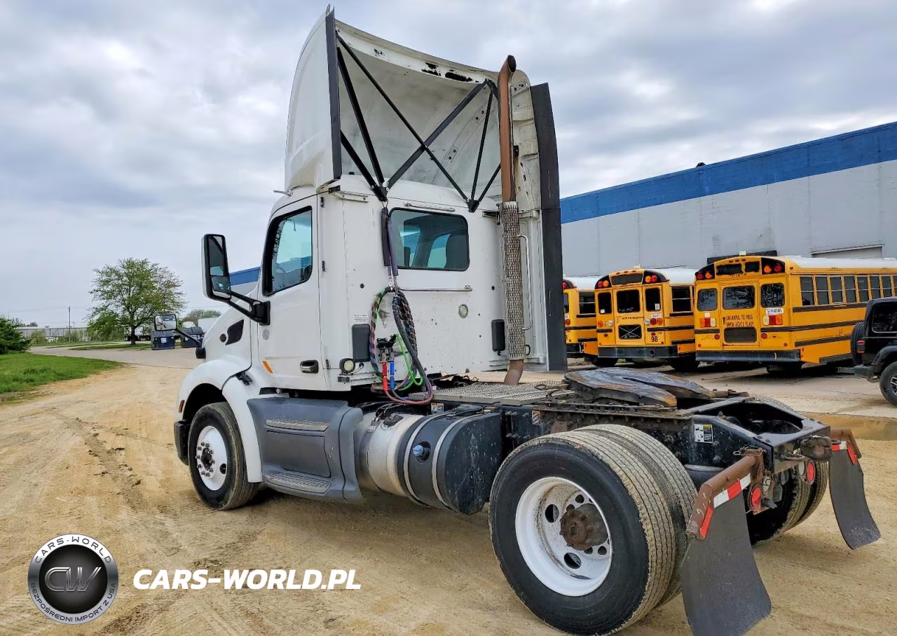 2017 Peterbilt 579 Semi Truck VIN:1XPBA48X4HD428445 - 3