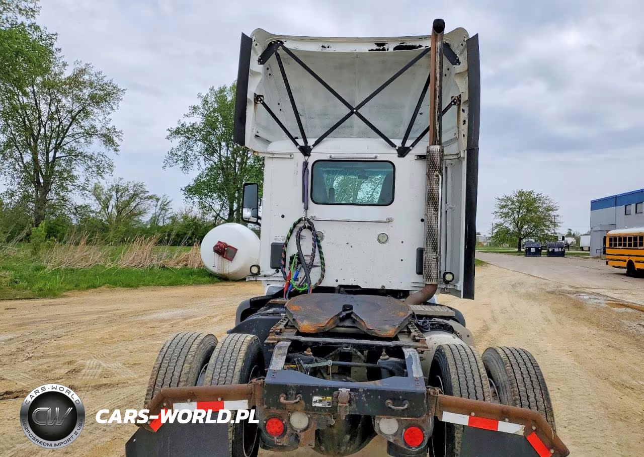 2017 Peterbilt 579 Semi Truck VIN:1XPBA48X4HD428445 - 6