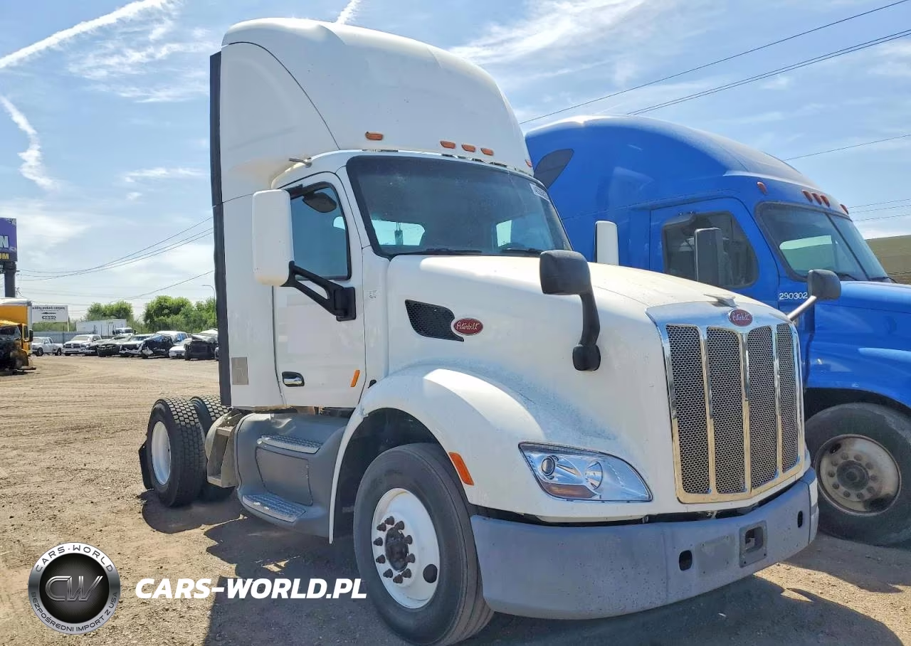 2018 Peterbilt 579 Semi Truck