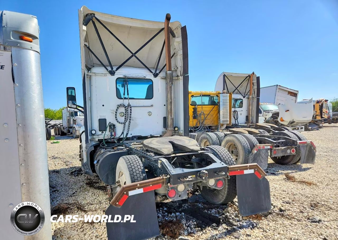 2017 Peterbilt 579 Semi Truck VIN:1XPBA48X2HD428962 - 3