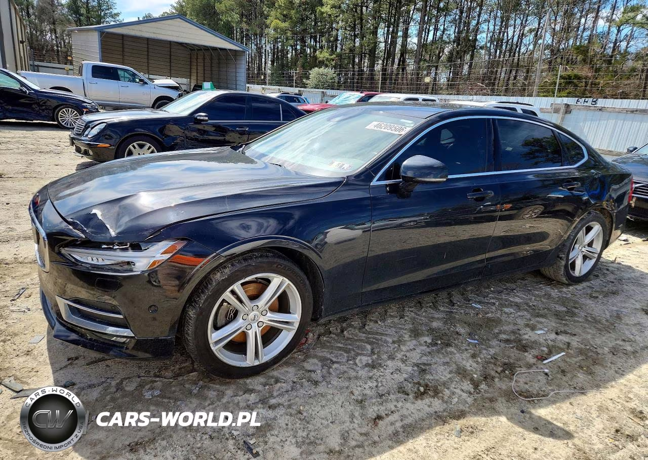 2018 Volvo S90 T5 Momentum