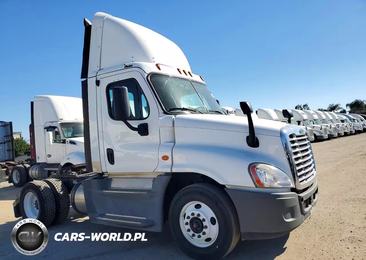 2016 Freightliner Cascadia 1 - Semi Truck