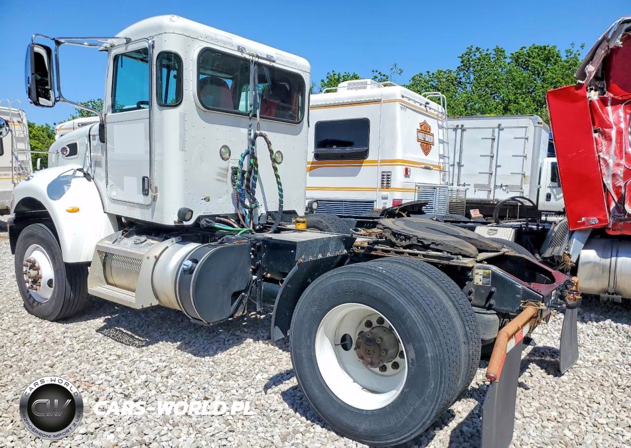2017 Peterbilt 348 Semi Truck VIN:1XP3AJ8X0HD430387 - 3