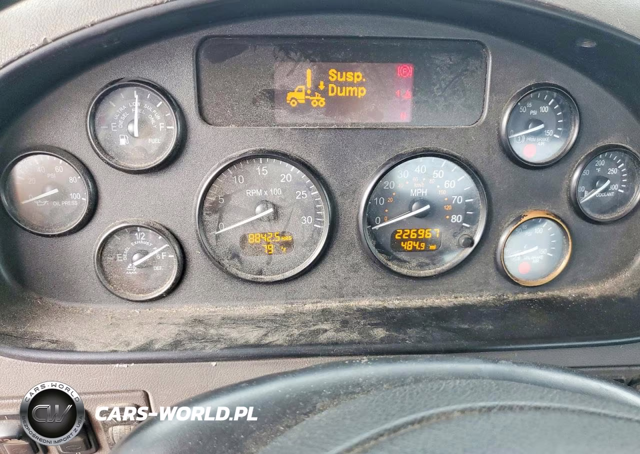 2017 Peterbilt 348 Semi Truck VIN:1XP3AJ8X0HD430387 - 8