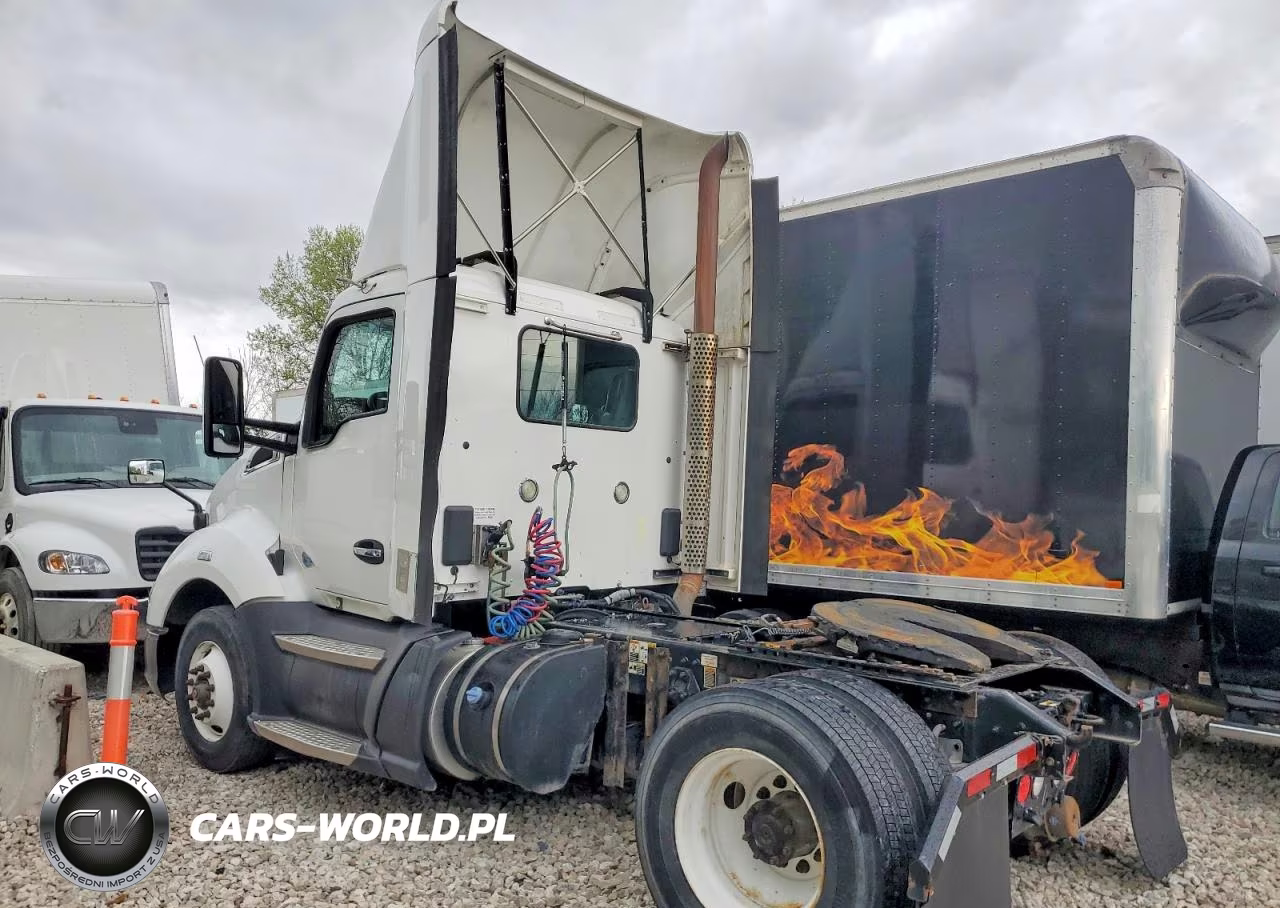2016 Kenworth T680 Semi Truck VIN:1XKYA48X2GJ496307 - 3