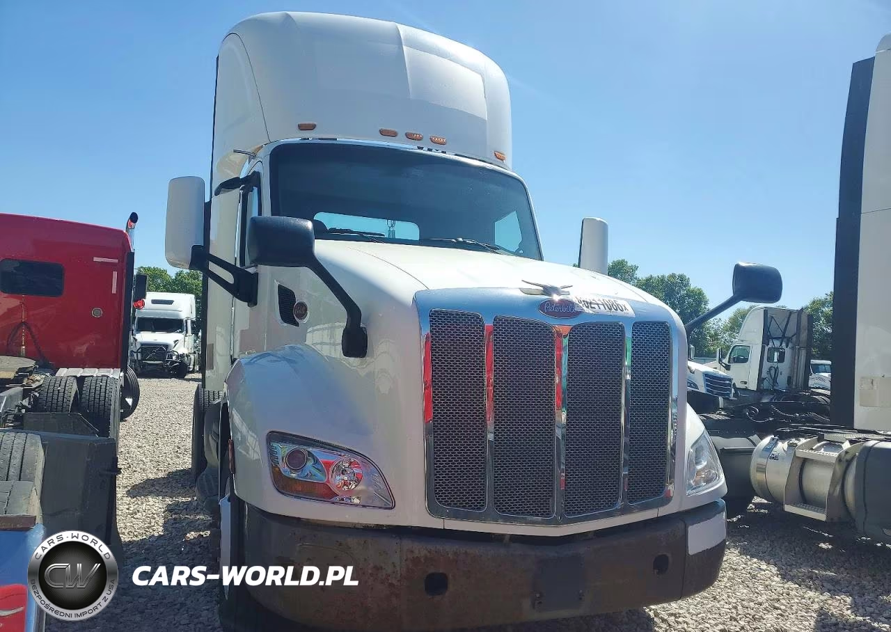 2016 Peterbilt 579 Semi Truck