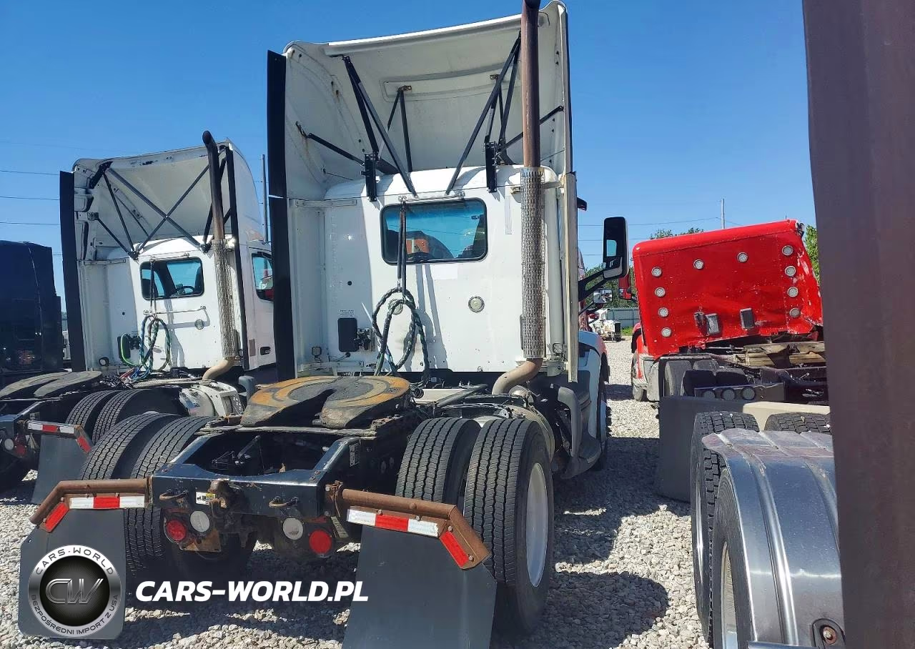 2016 Peterbilt 579 Semi Truck VIN:1XPBA48X5GD354421 - 4