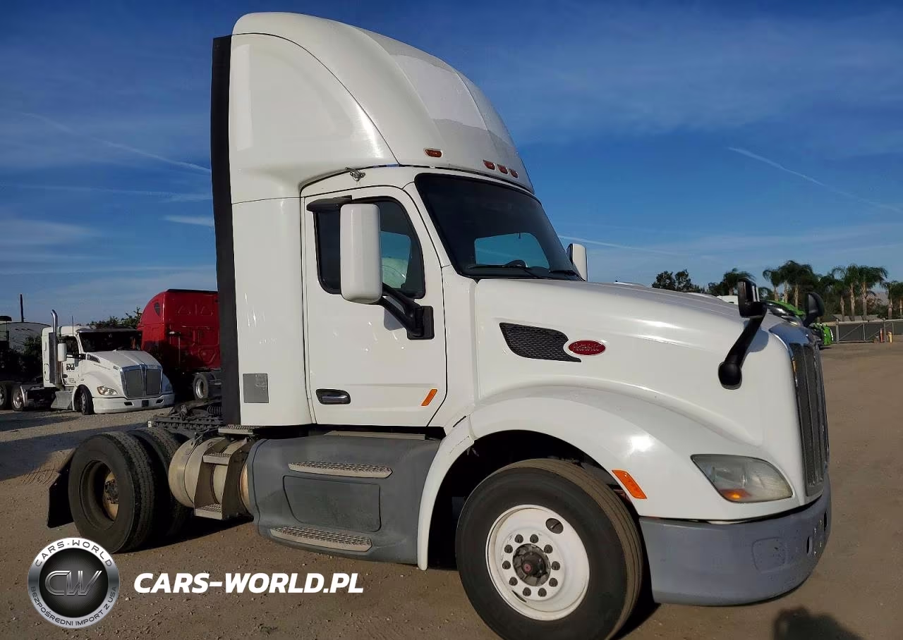 2017 Peterbilt 579 Semi Truck