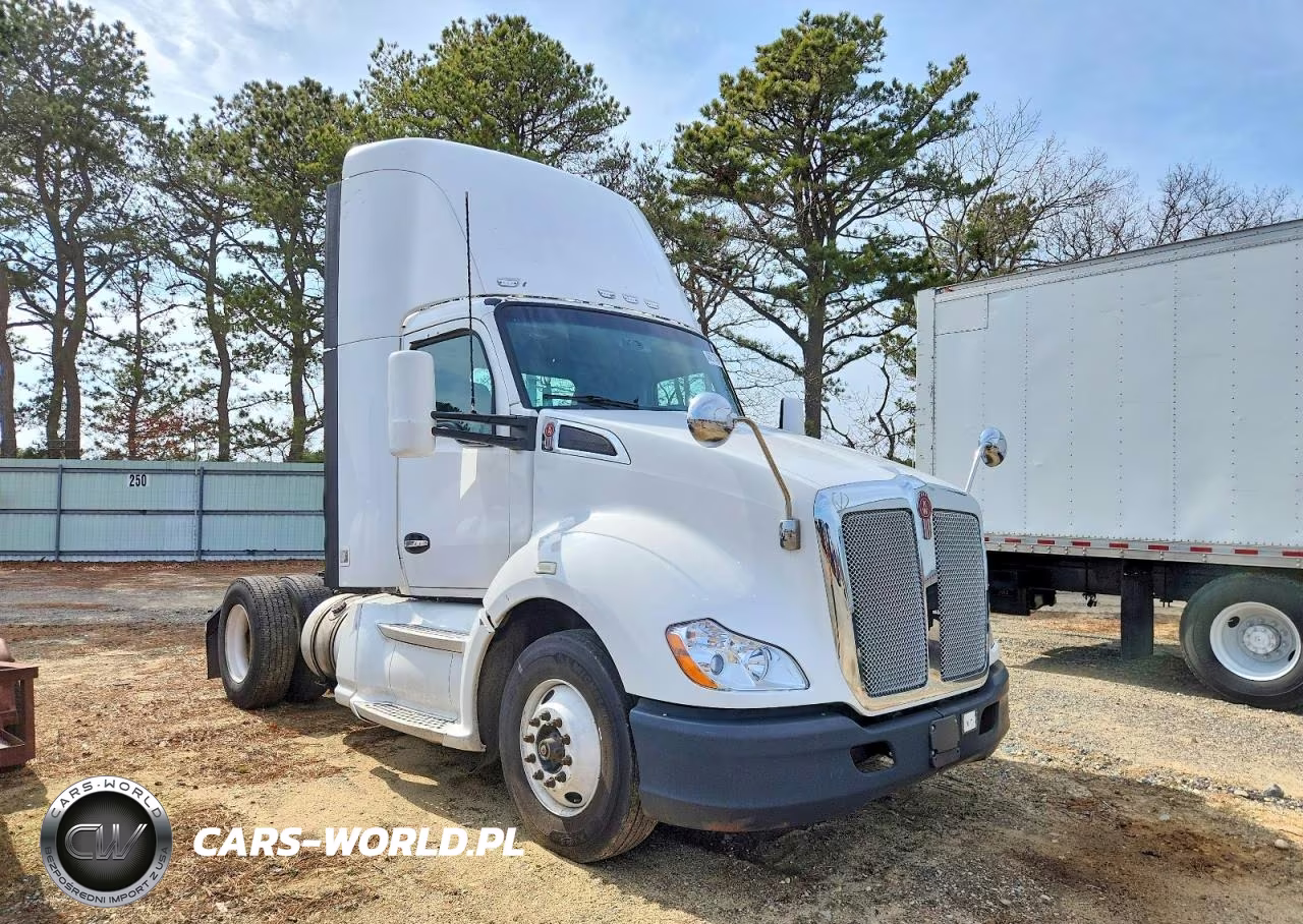 2014 Kenworth T680 Semi Truck