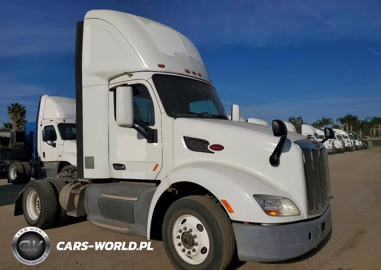 2017 Peterbilt 579 Semi Truck