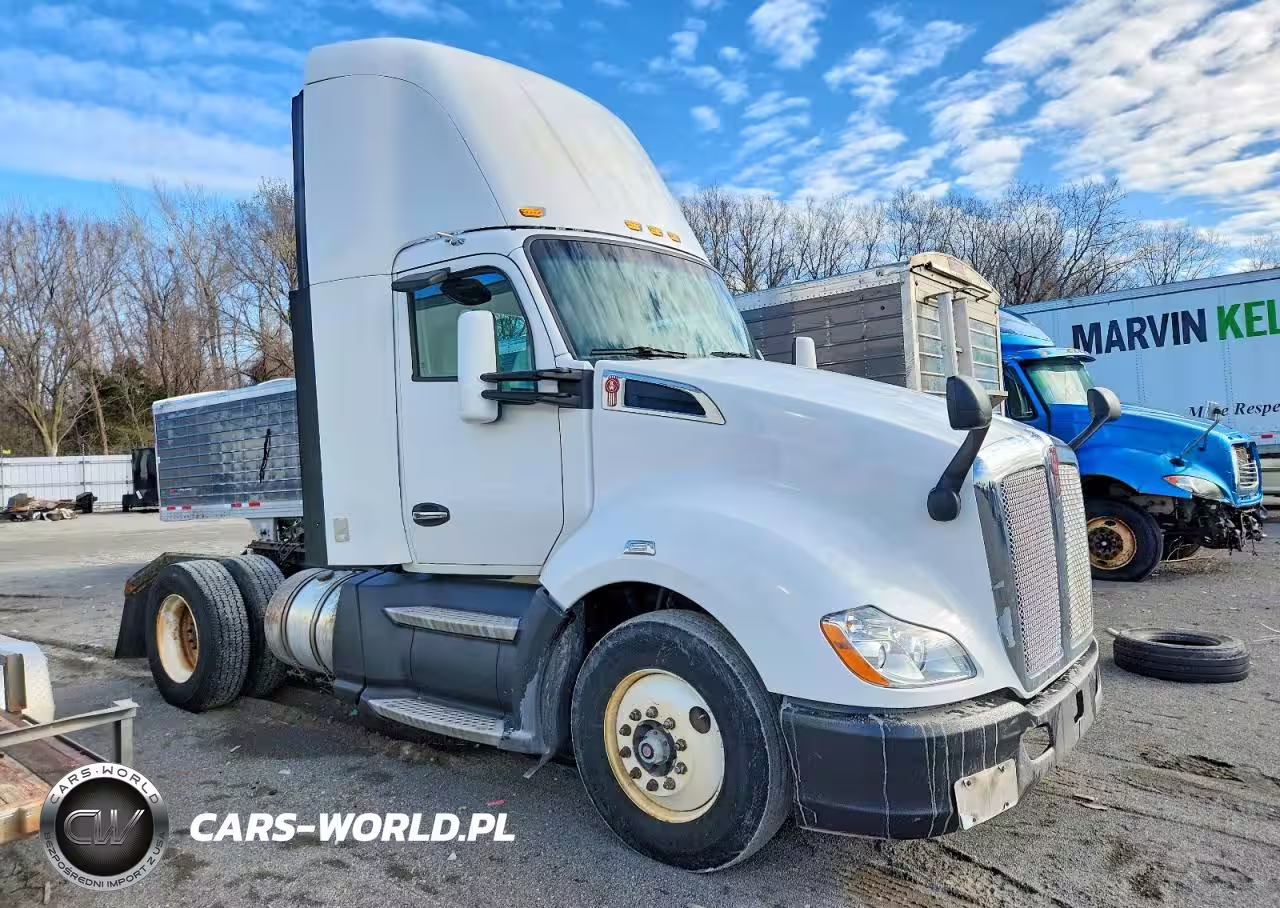 2016 Kenworth T680 Semi Truck