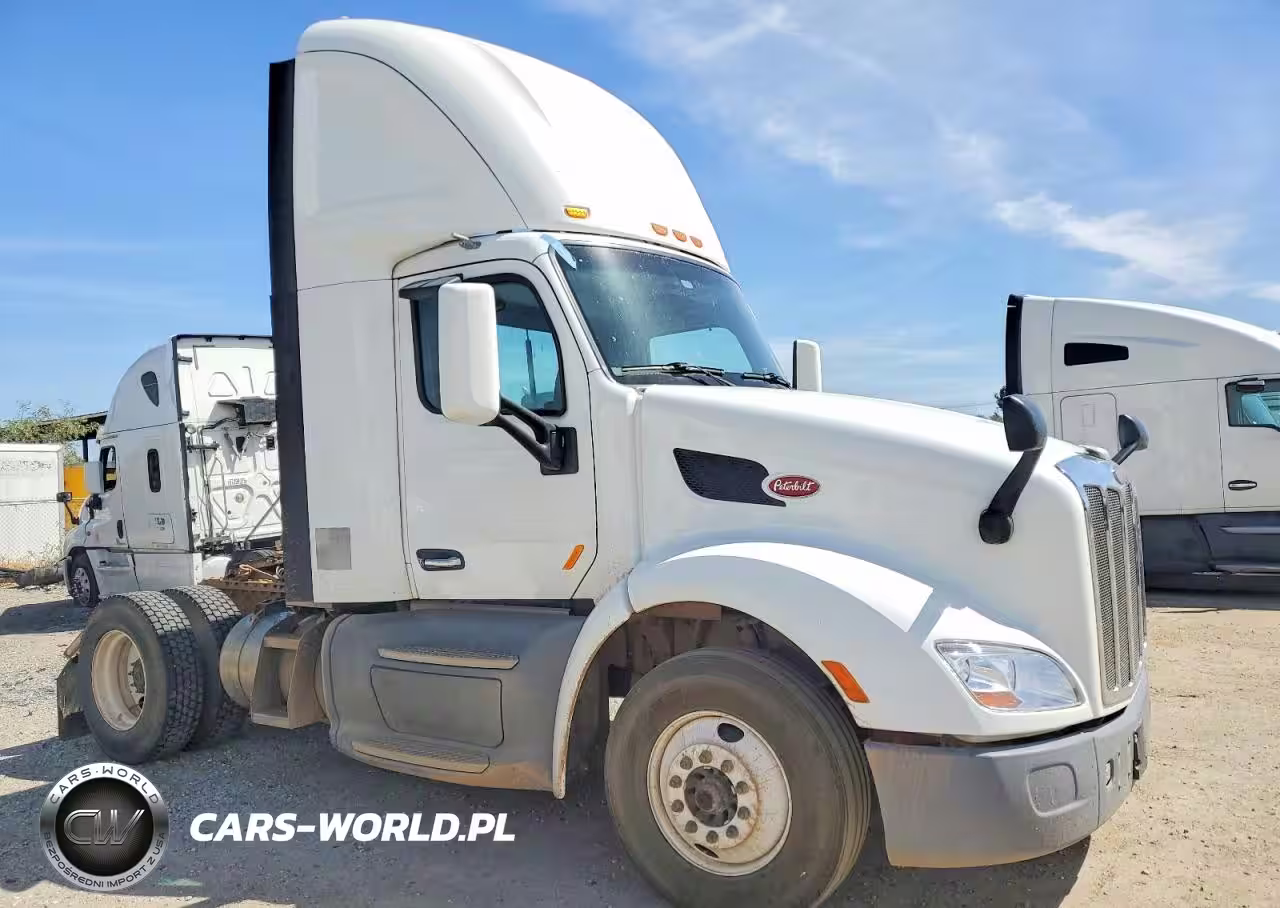 2017 Peterbilt 579 Semi Truck