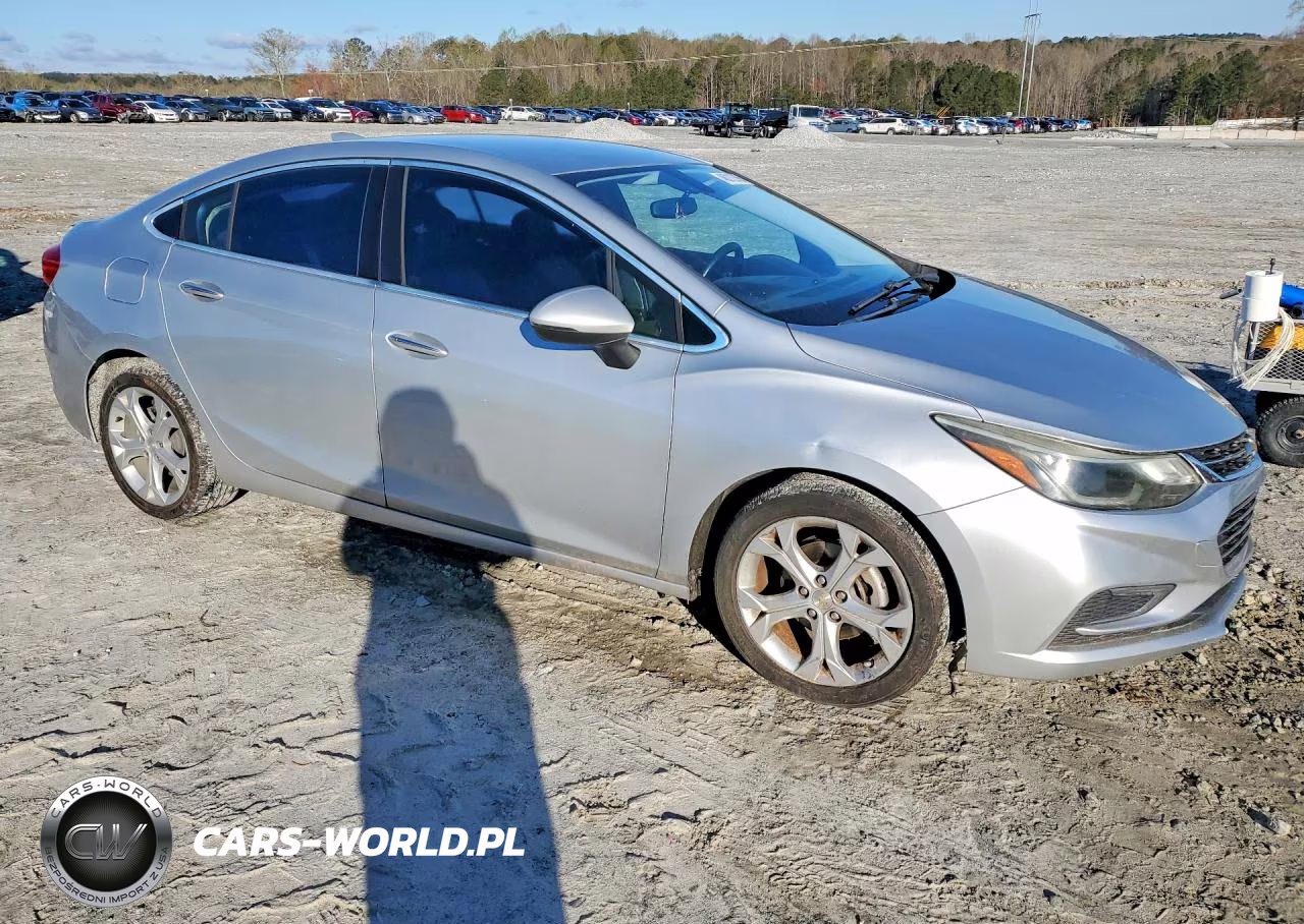 2017 Chevrolet Cruze Premier VIN:1G1BF5SM5H7220153 - 4
