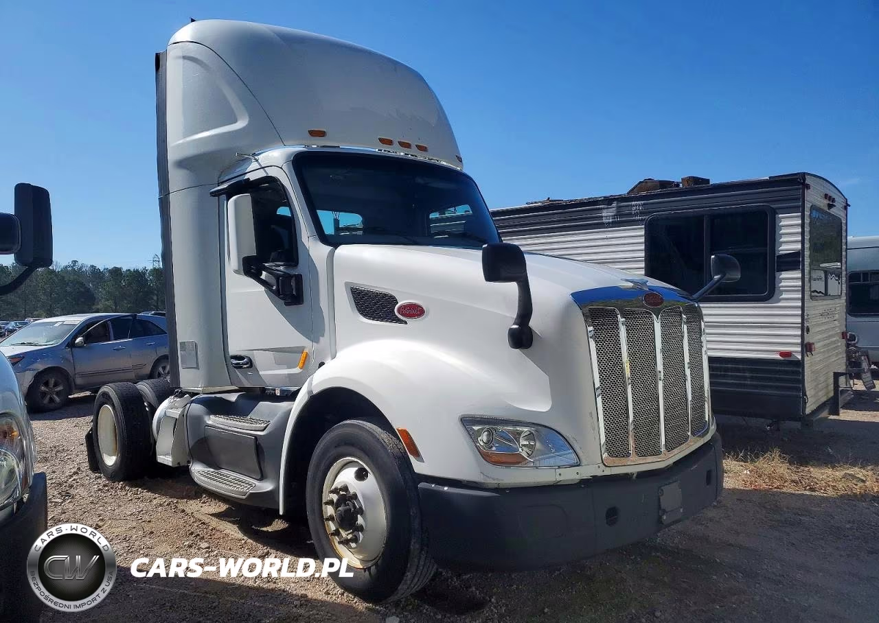 2018 Peterbilt 579 Semi Truck