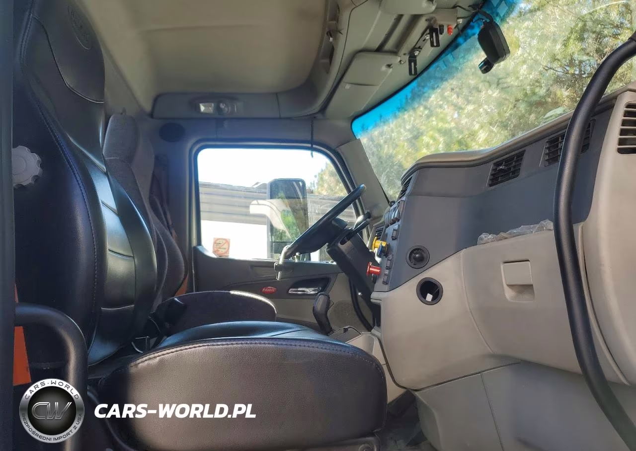 2018 Peterbilt 579 Semi Truck VIN:1XPBA48X5JD446443 - 5