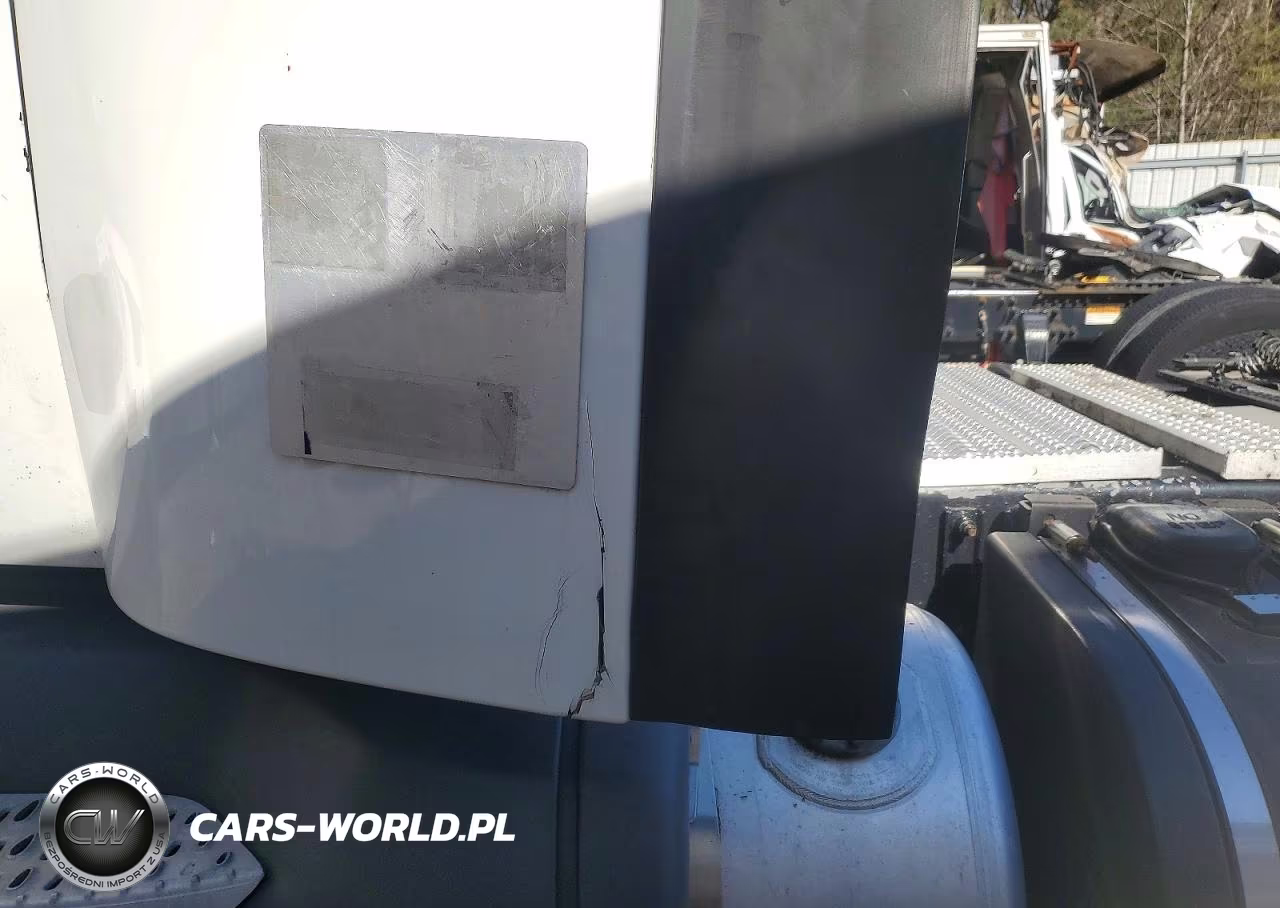 2018 Peterbilt 579 Semi Truck VIN:1XPBA48X5JD446443 - 9
