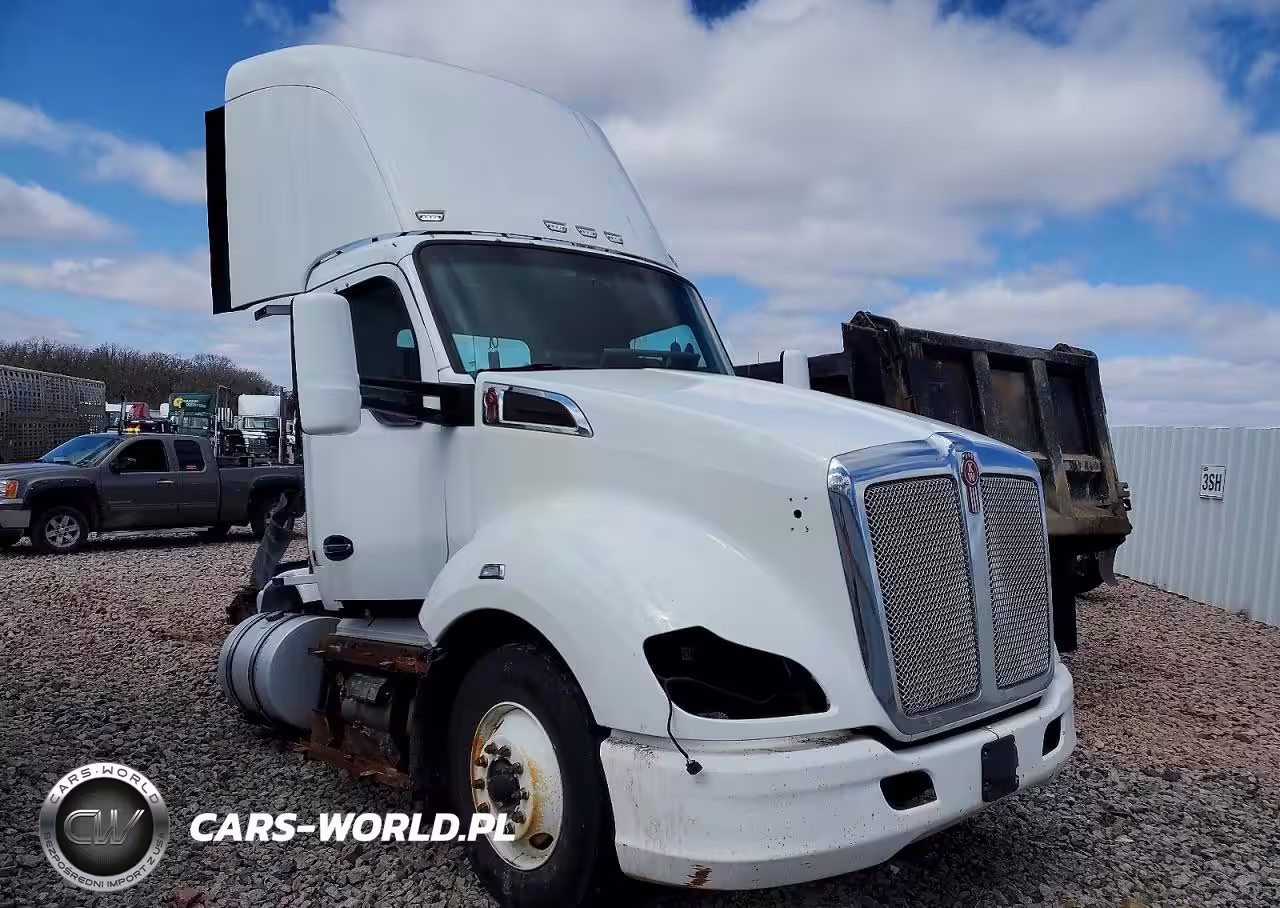 2015 Kenworth T680 Semi Truck