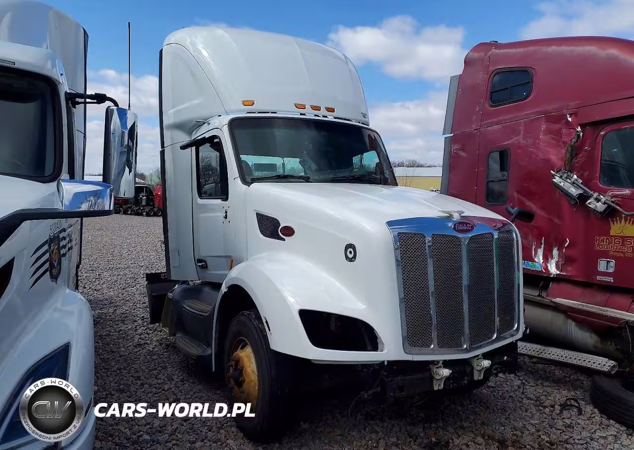 2018 Peterbilt 579 Semi Truck