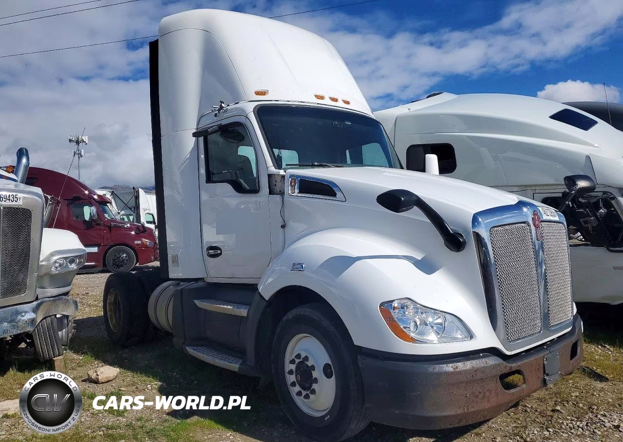 2016 Kenworth T680 Semi Truck