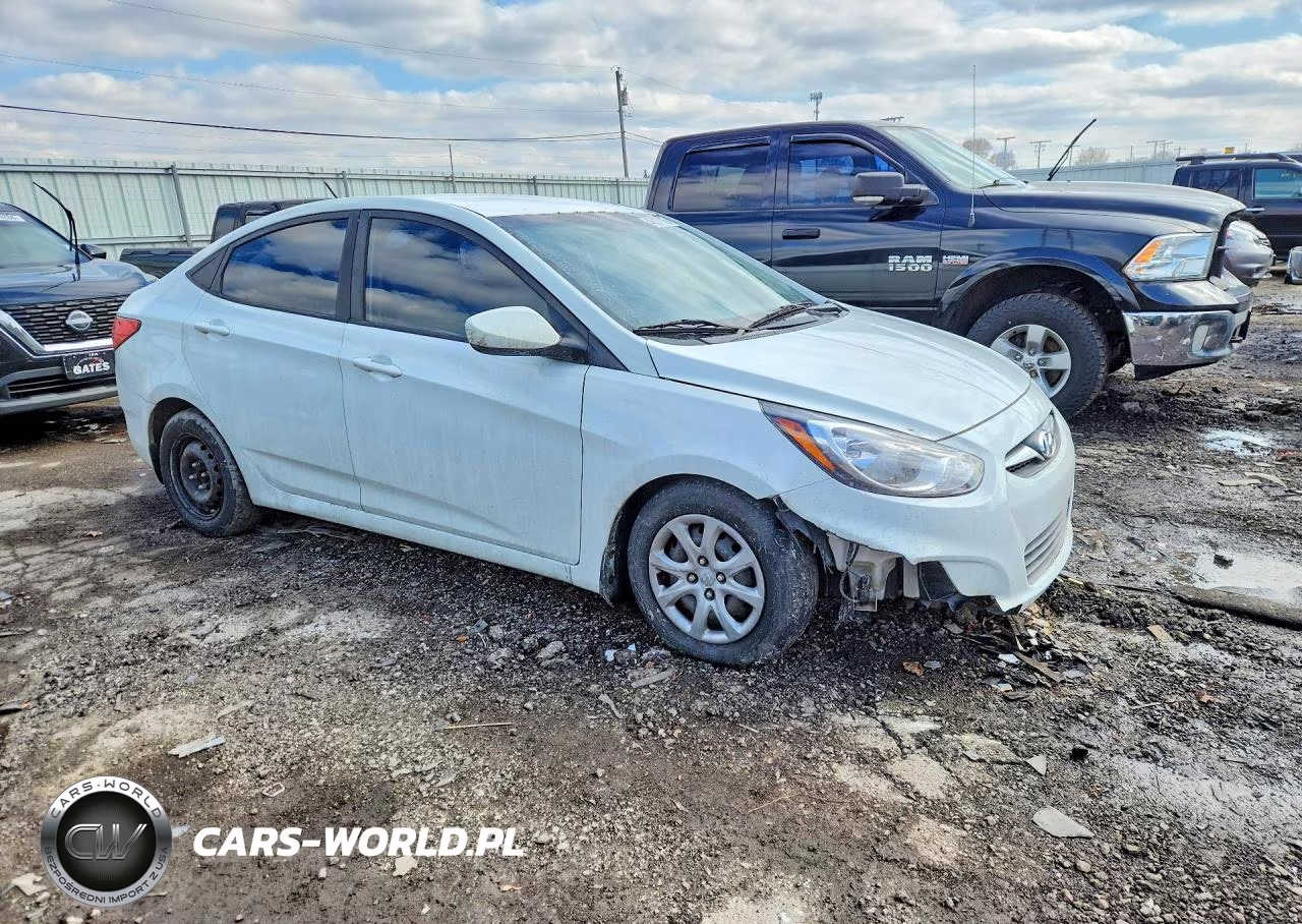 2013 Hyundai Accent Gls VIN:KMHCT4AE2DU411464 - 4