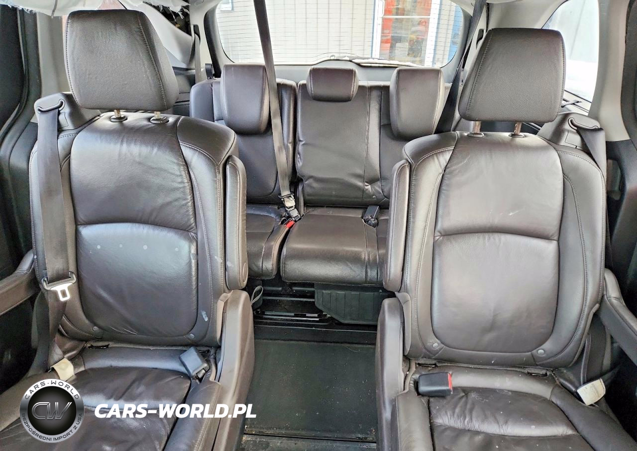 2018 Honda Odyssey Touring VIN:5FNRL6H88JB078105 - 10