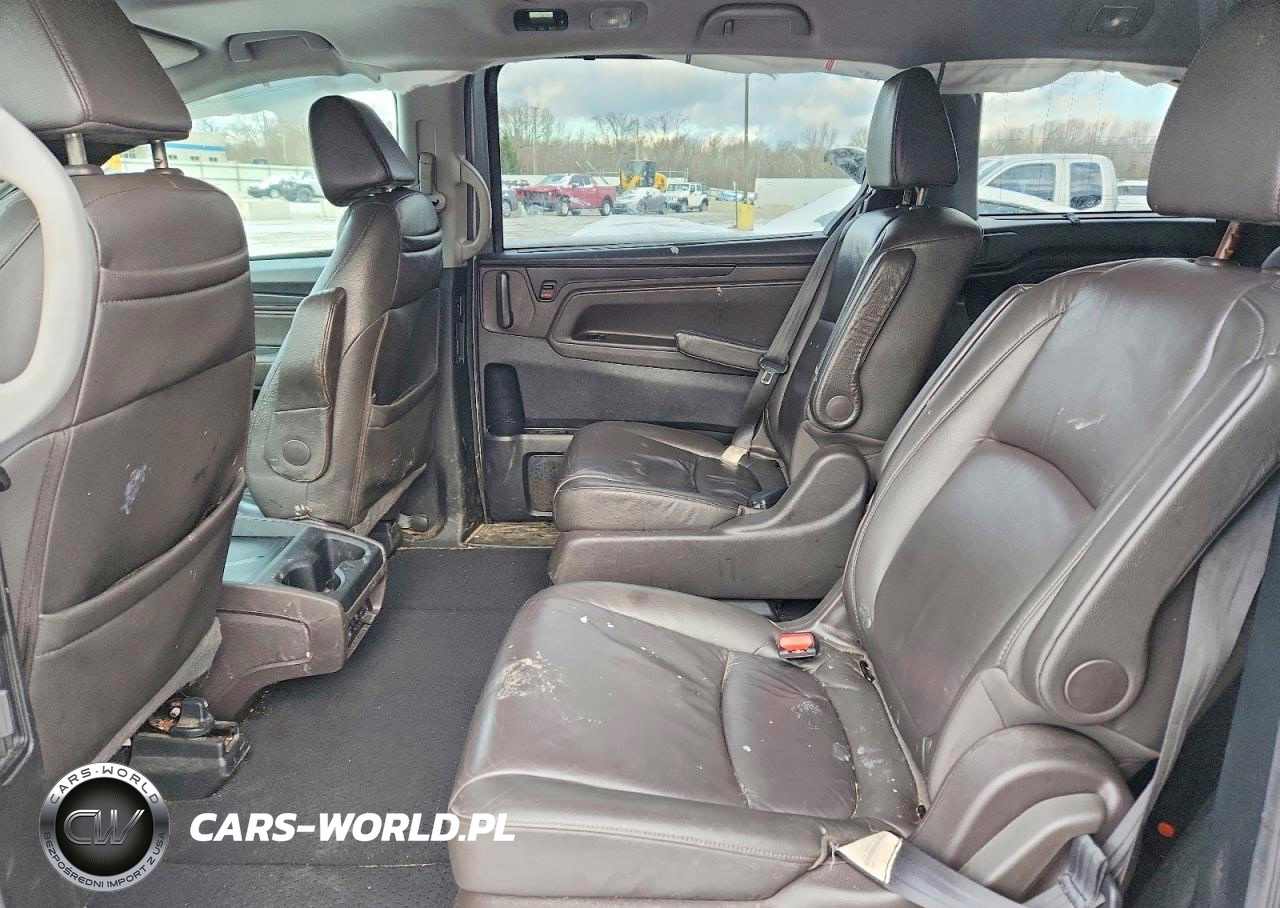 2018 Honda Odyssey Touring VIN:5FNRL6H88JB078105 - 11